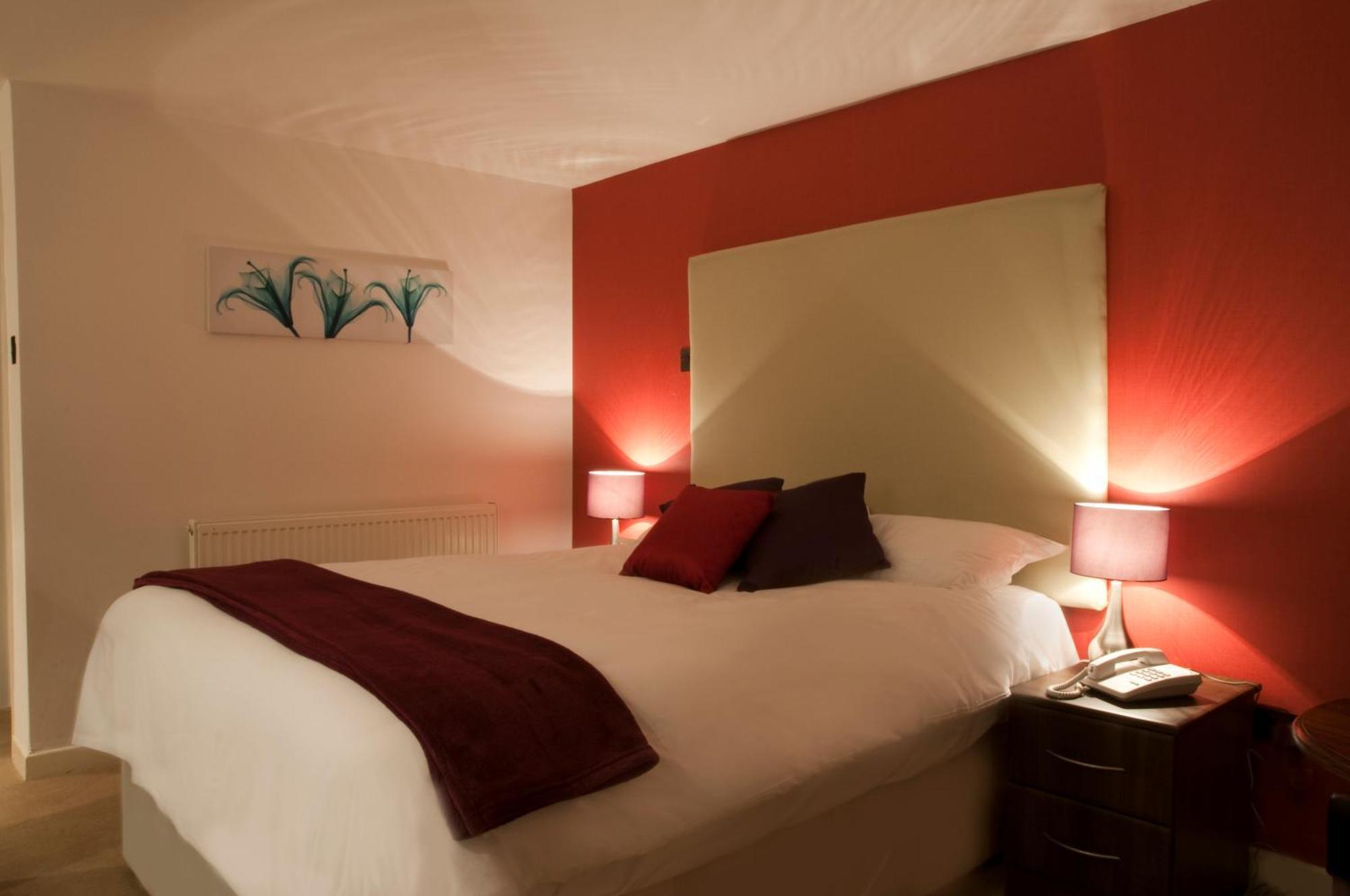 Haveli Hotel Hensol Luaran gambar
